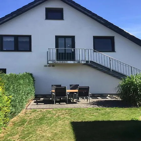 Inviting In With Garden Apartment Pruchten