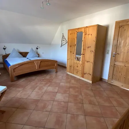 Inviting In With Garden Apartment Pruchten