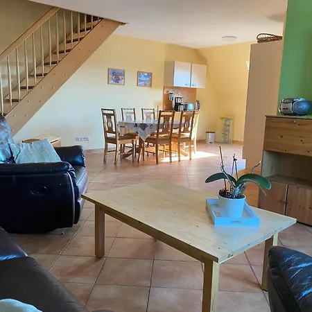 Appartement Inviting In With Garden Pruchten