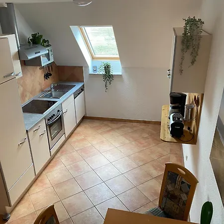 Inviting In With Garden Appartement