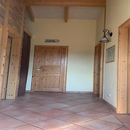 Inviting In With Garden Pruchten